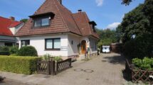 Großzügiges Wohnhaus und Büro- / Praxisräume auf einem Grundstück